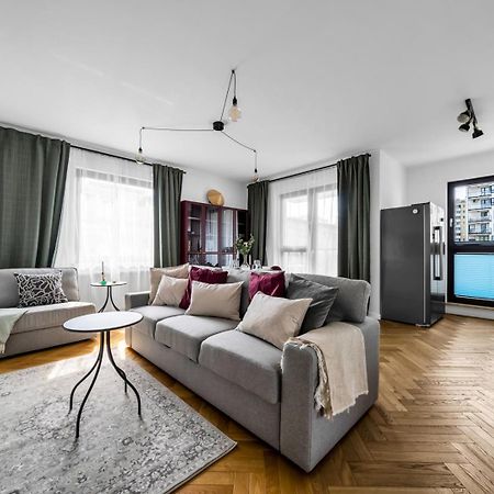 Skierniewicka Apt - Parking, Workspace, Balcony - By Rentujemy Варшава Экстерьер фото