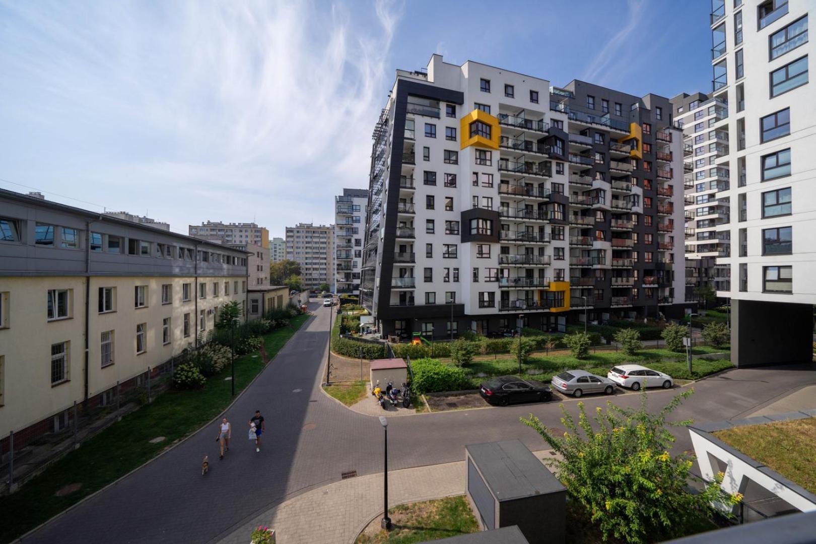 Skierniewicka Apt - Parking, Workspace, Balcony - By Rentujemy Варшава Экстерьер фото