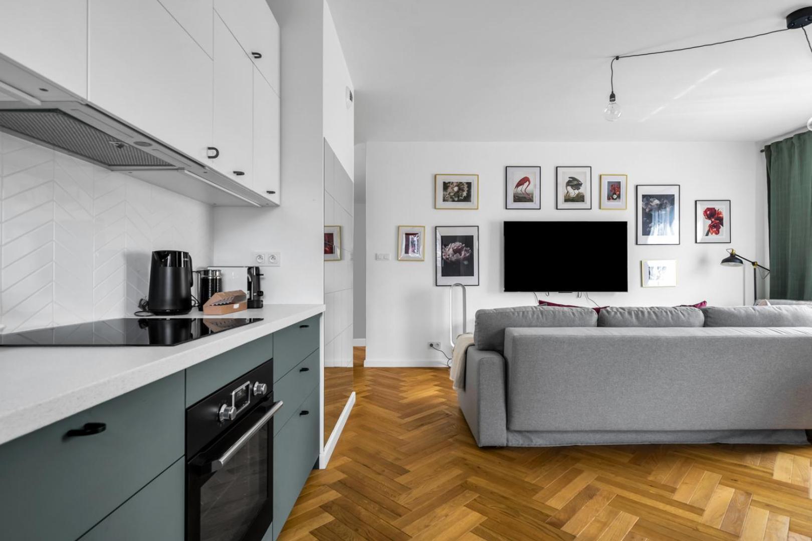 Skierniewicka Apt - Parking, Workspace, Balcony - By Rentujemy Варшава Экстерьер фото